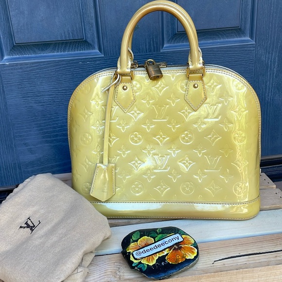 Louis Vuitton Handbags - Authentic LOUIS VUITTON ALMA Venis pm handbag
